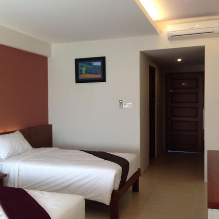 Paradise Hotel Nyaung Shwe Inle Lake Buitenkant foto