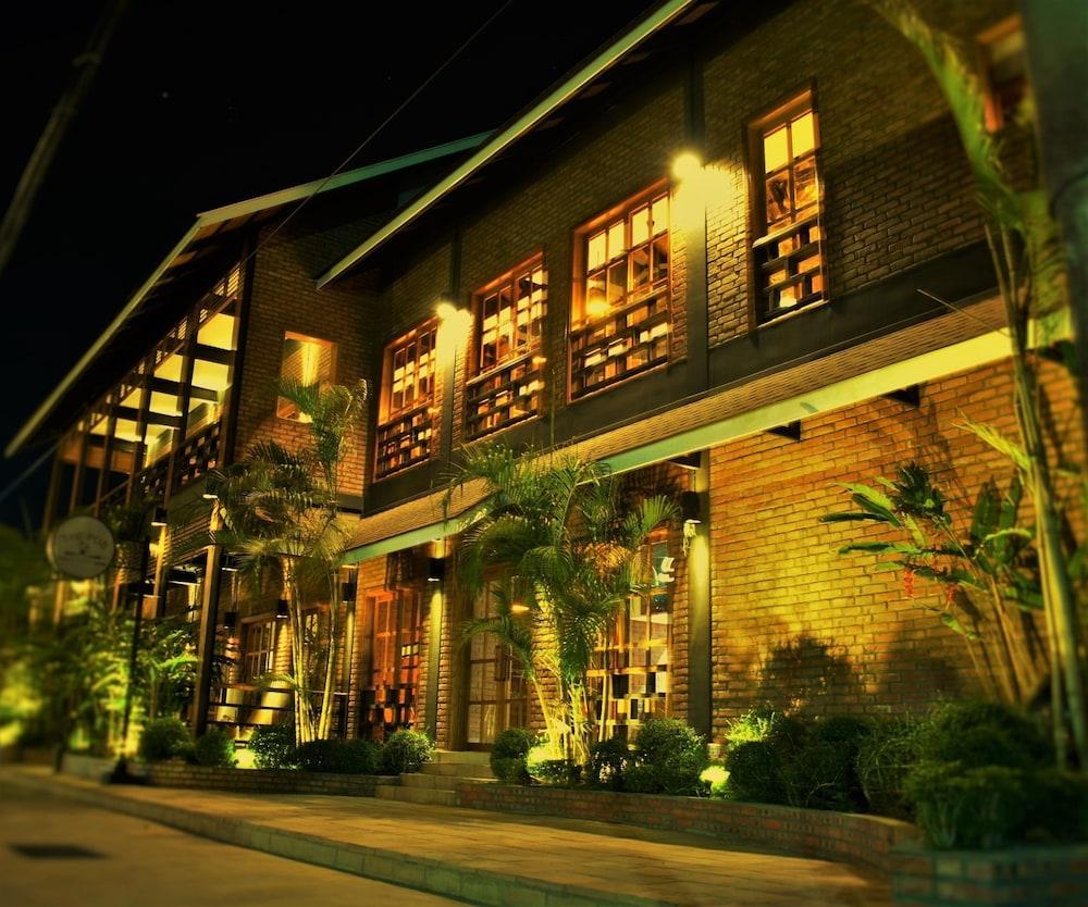 Paradise Hotel Nyaung Shwe Inle Lake Buitenkant foto