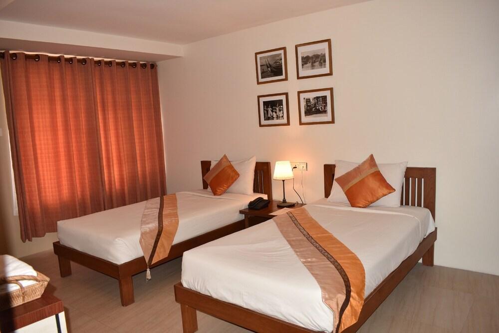 Paradise Hotel Nyaung Shwe Inle Lake Buitenkant foto