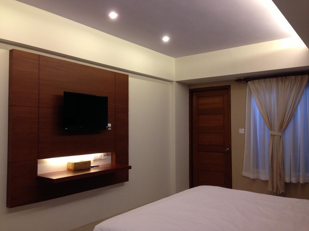 Paradise Hotel Nyaung Shwe Inle Lake Buitenkant foto