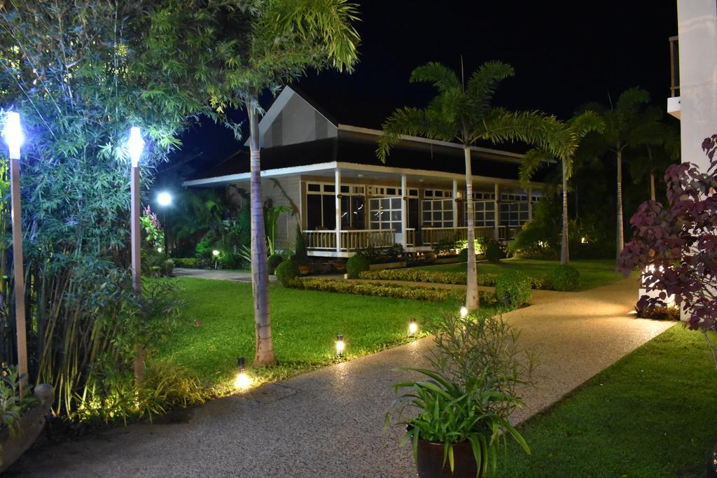 Paradise Hotel Nyaung Shwe Inle Lake Buitenkant foto