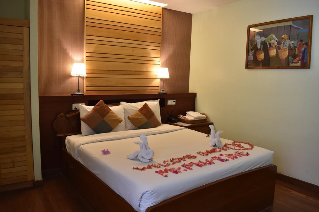 Paradise Hotel Nyaung Shwe Inle Lake Buitenkant foto